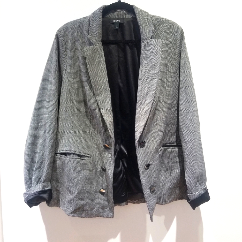 TORRID boyfriend blazer jacket